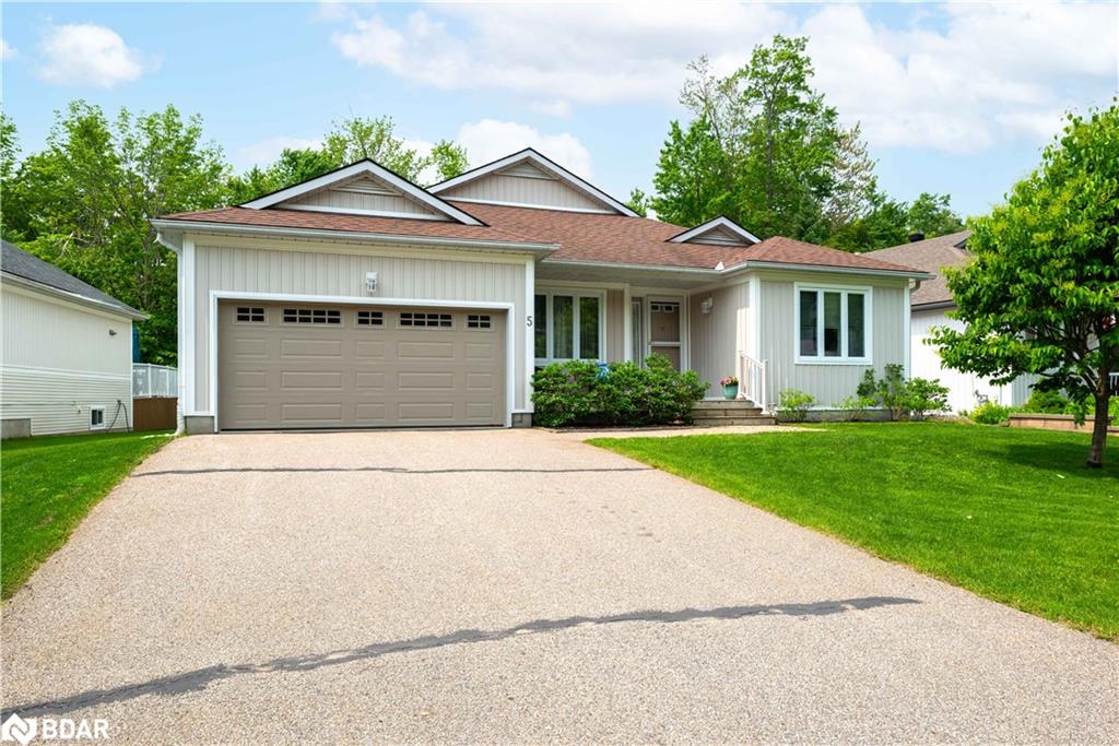 5 Springwood Crescent Property Photo 1