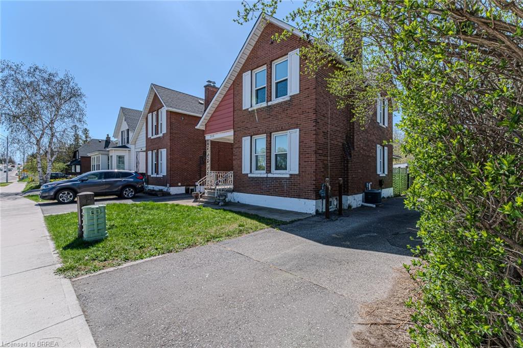 308 Dundas Street N Property Photo 2