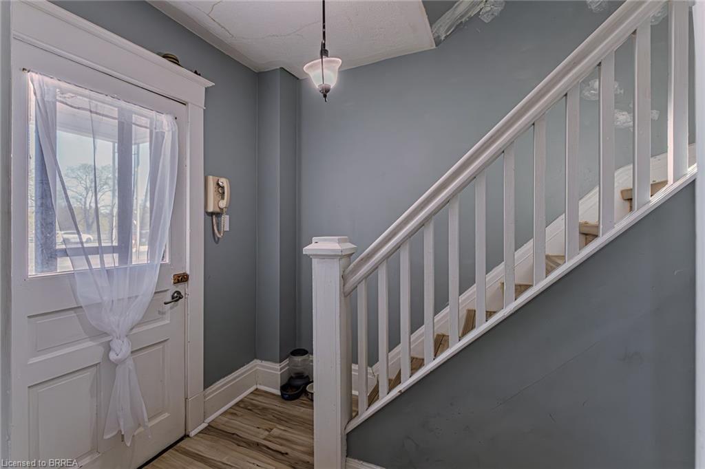 308 Dundas Street N Property Photo 5