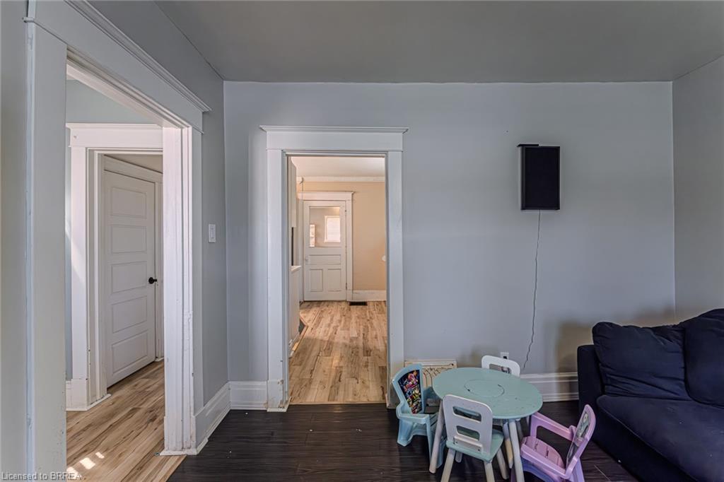 308 Dundas Street N Property Photo 7