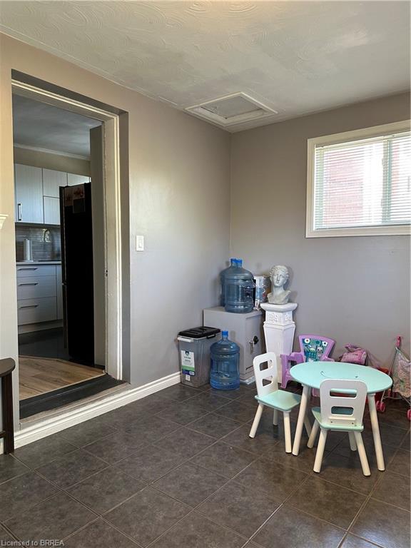 308 Dundas Street N Property Photo 15