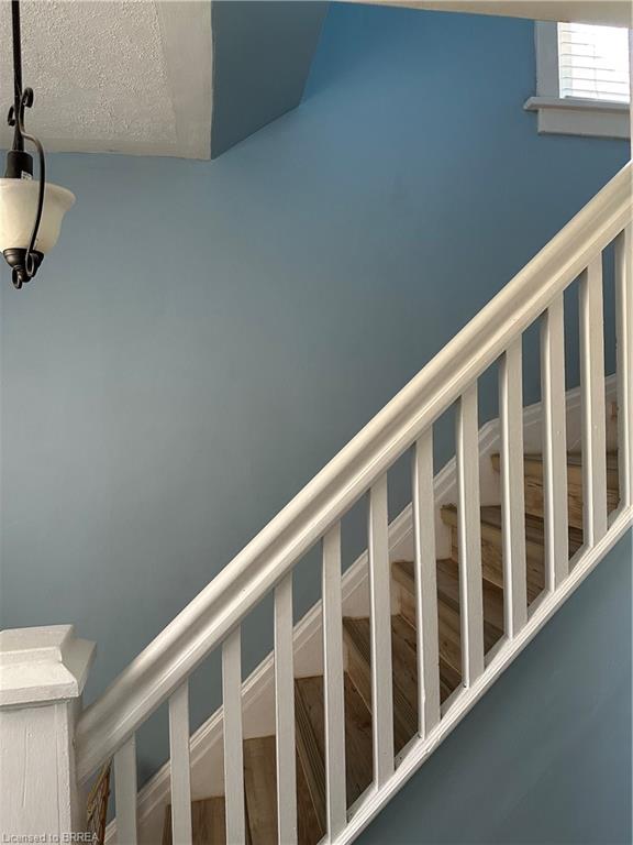 308 Dundas Street N Property Photo 16
