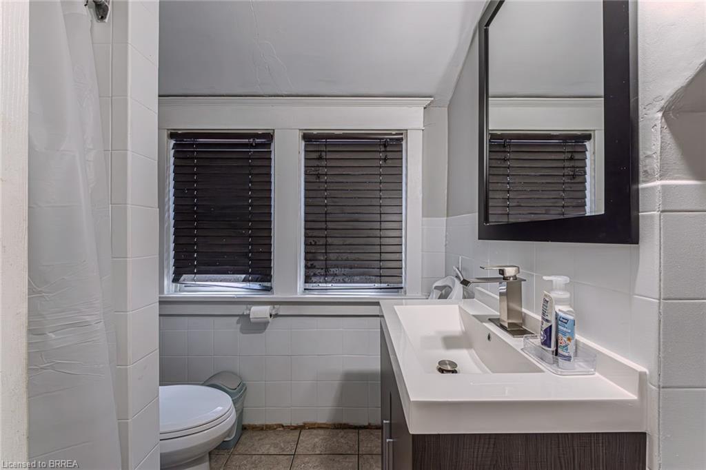 308 Dundas Street N Property Photo 25