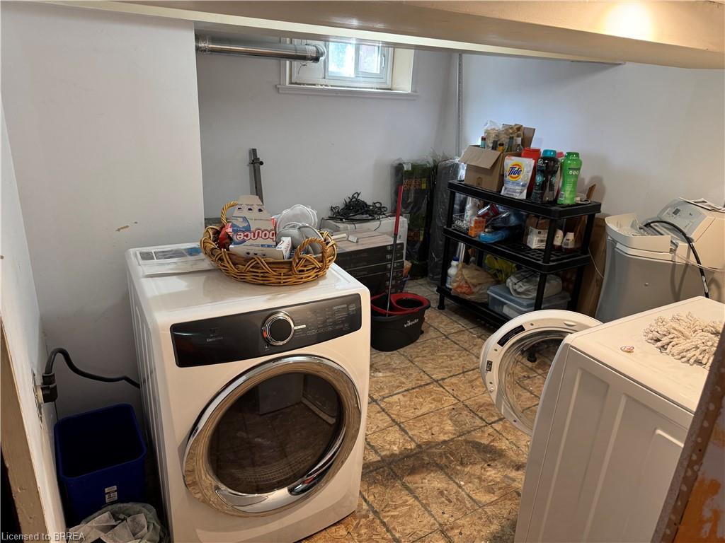 308 Dundas Street N Property Photo 28