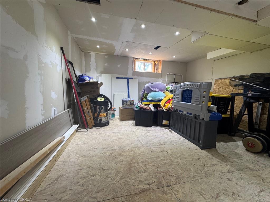 308 Dundas Street N Property Photo 29