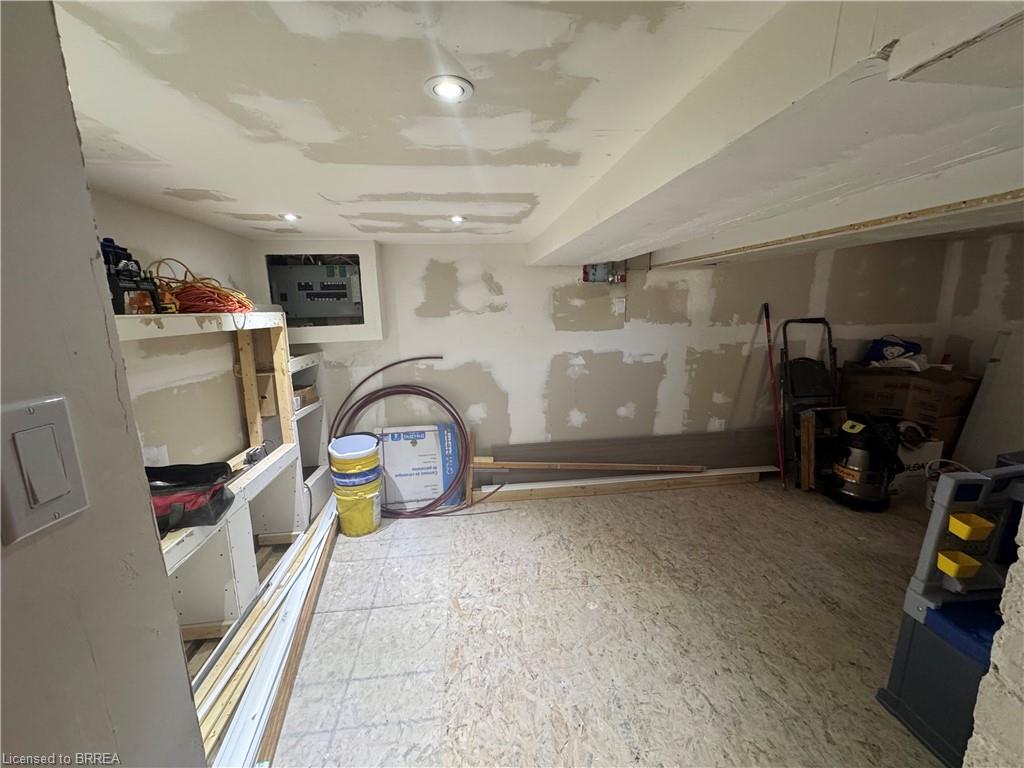 308 Dundas Street N Property Photo 31