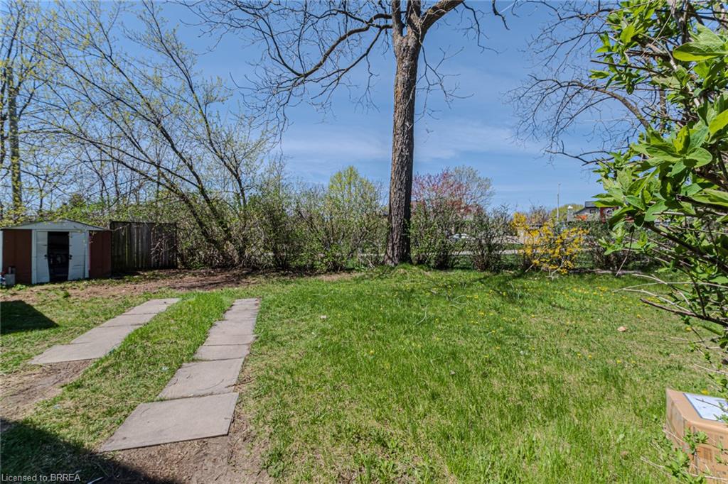 308 Dundas Street N Property Photo 32