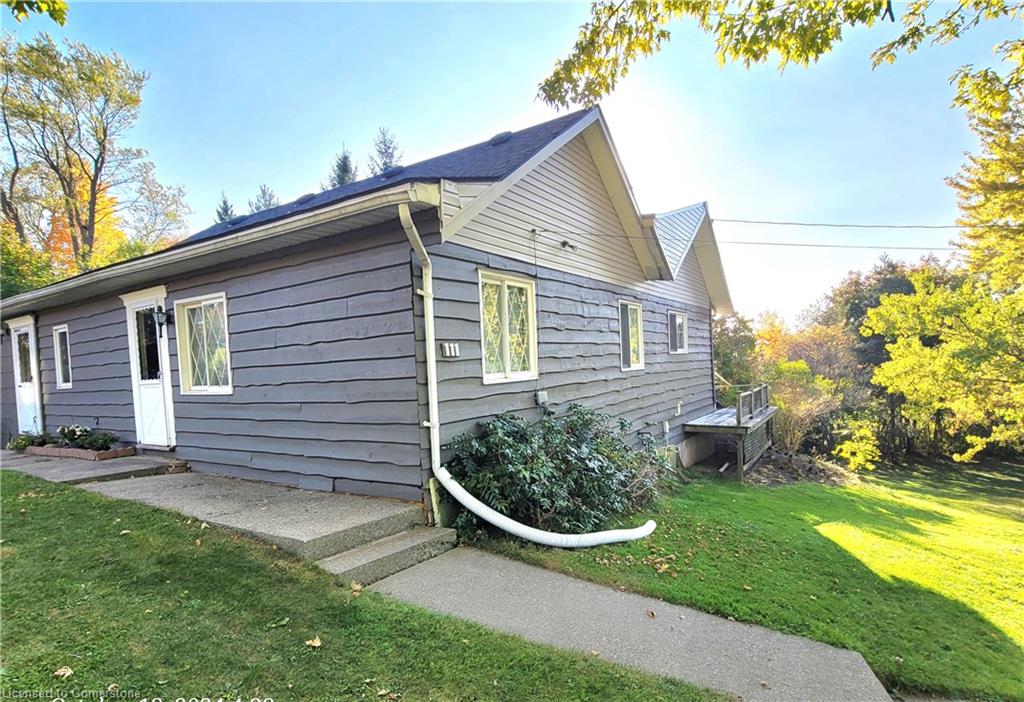111 Riverbank Drive N Property Photo 4
