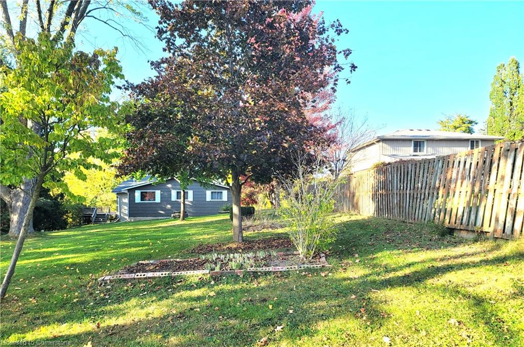 111 Riverbank Drive N Property Photo 8