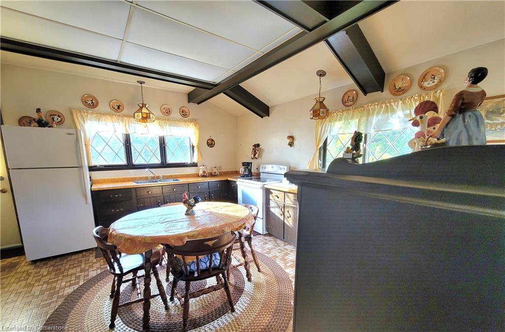 111 Riverbank Drive N Property Photo 12
