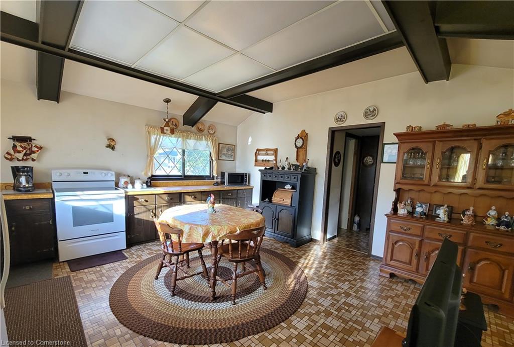 111 Riverbank Drive N Property Photo 13