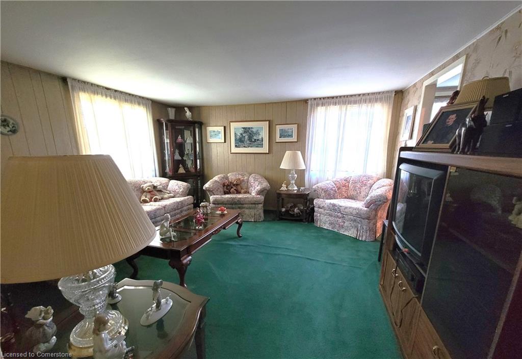 111 Riverbank Drive N Property Photo 14