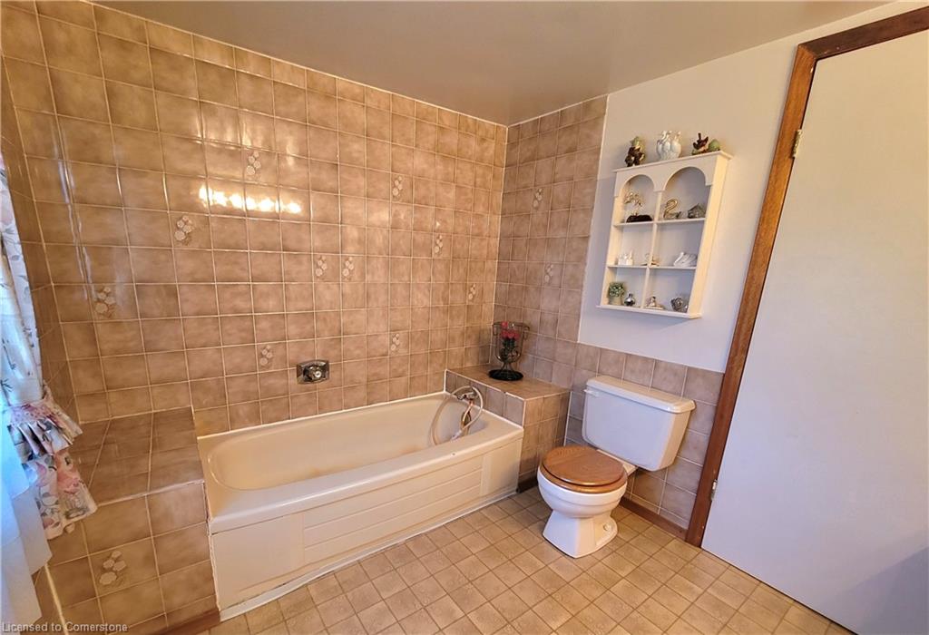 111 Riverbank Drive N Property Photo 34
