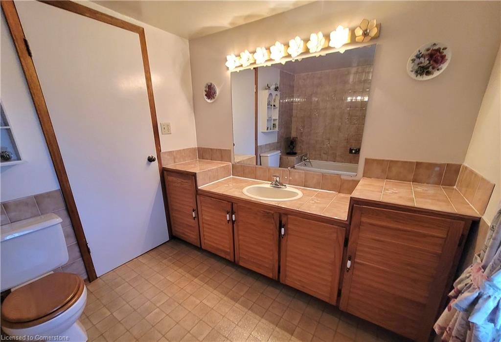 111 Riverbank Drive N Property Photo 35