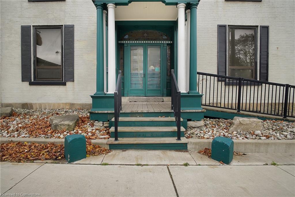 204 King Street E Property Photo 4