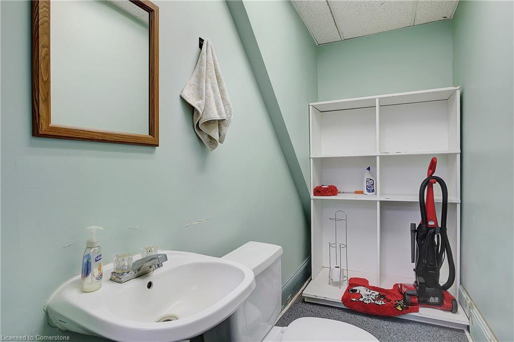 204 King Street E Property Photo 15
