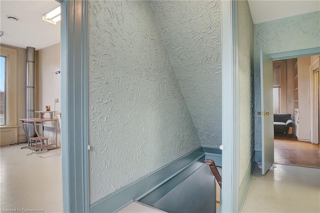 204 King Street E Property Photo 21