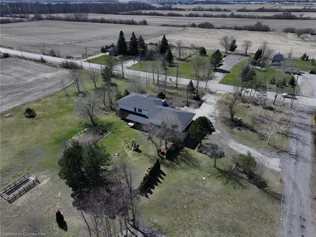 96 Second Road E Property Photo 6