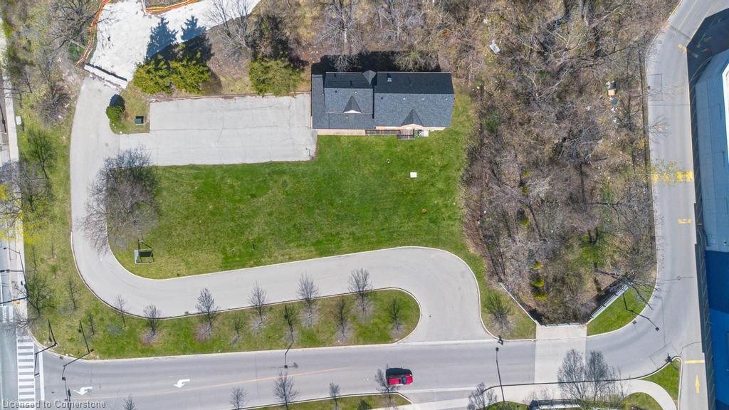 923 Brant Street Property Photo 4
