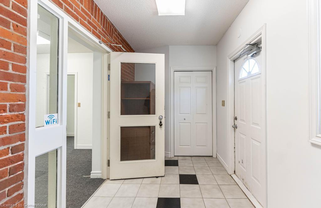 923 Brant Street Property Photo 5