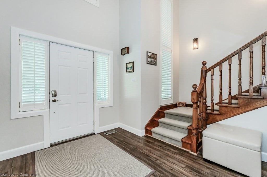 219 Corrie Crescent Property Photo 3