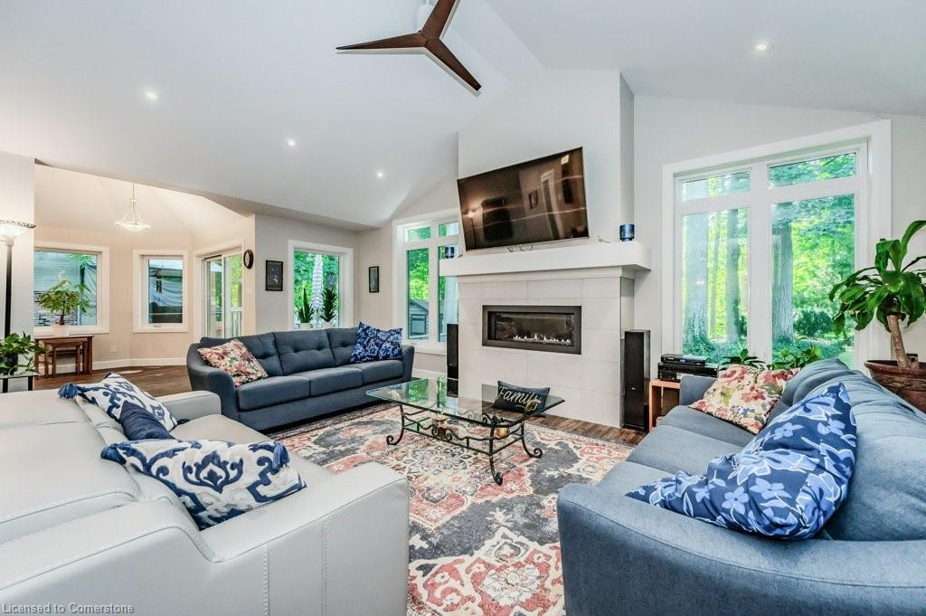 219 Corrie Crescent Property Photo 8
