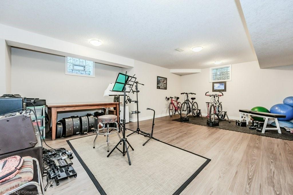 219 Corrie Crescent Property Photo 25