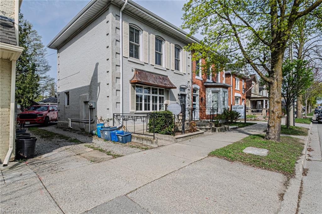 180 Brant Avenue Property Photo 3