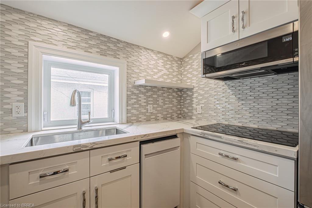 180 Brant Avenue Property Photo 15