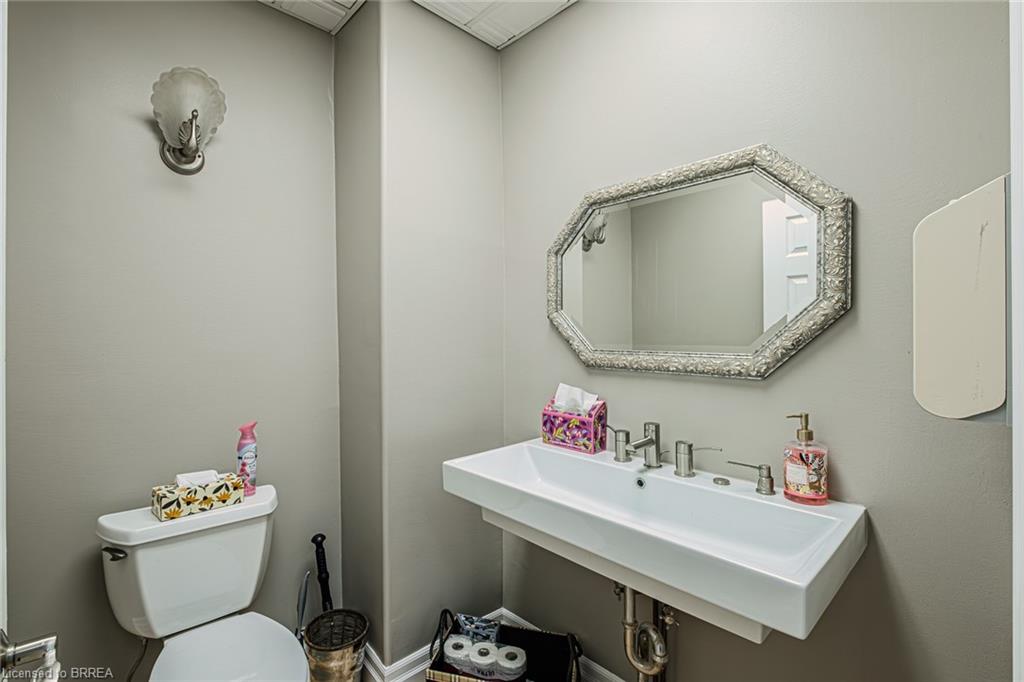 180 Brant Avenue Property Photo 32