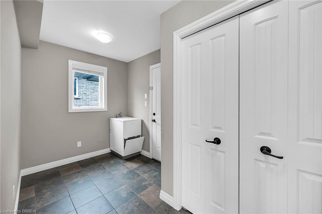 505 Lakeview Drive Property Photo 17