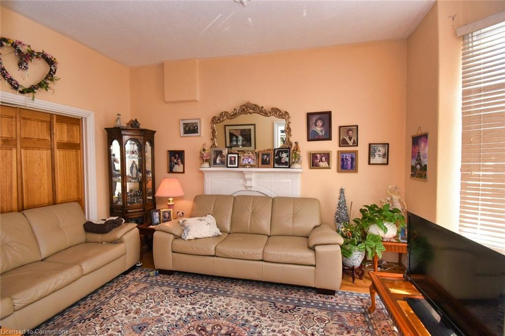 241 Robert Street Property Photo 5