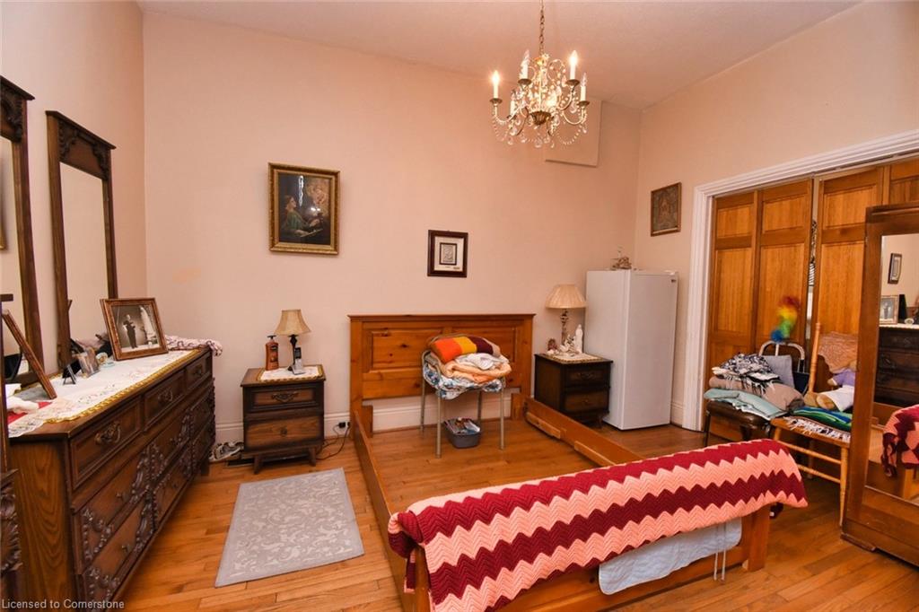 241 Robert Street Property Photo 7
