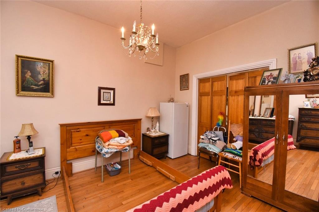 241 Robert Street Property Photo 8