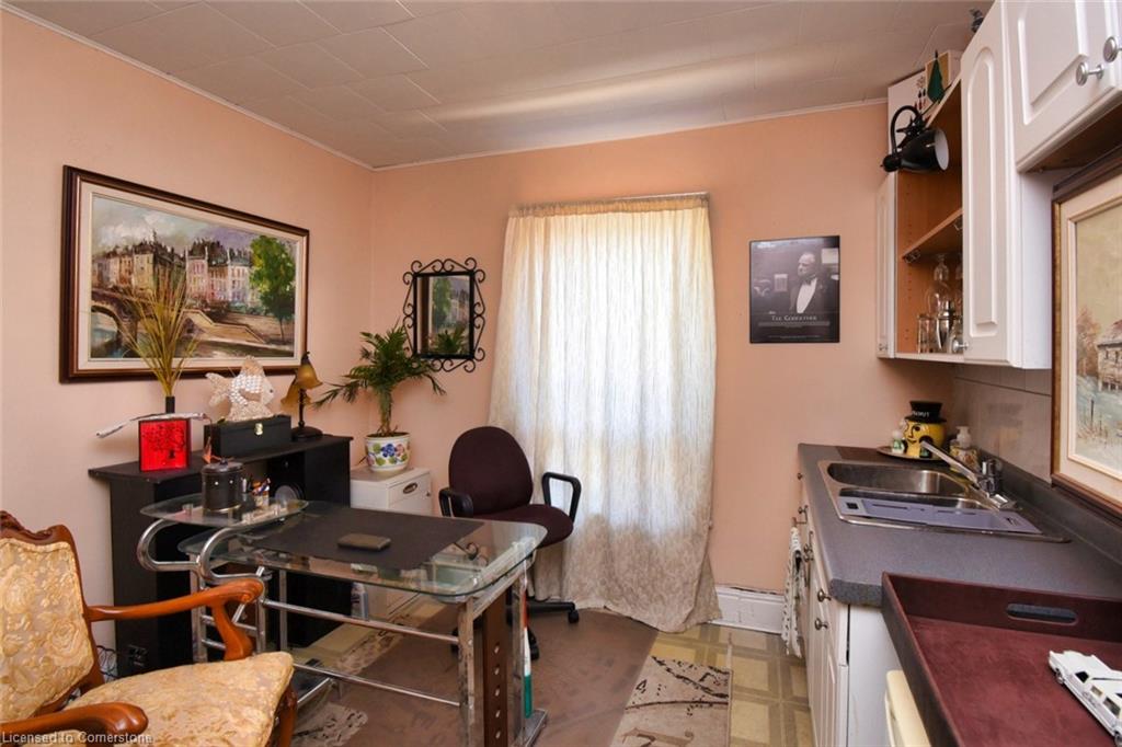241 Robert Street Property Photo 10
