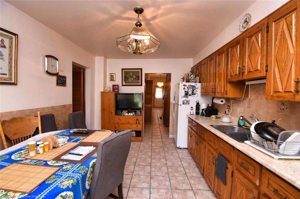 241 Robert Street Property Photo 12