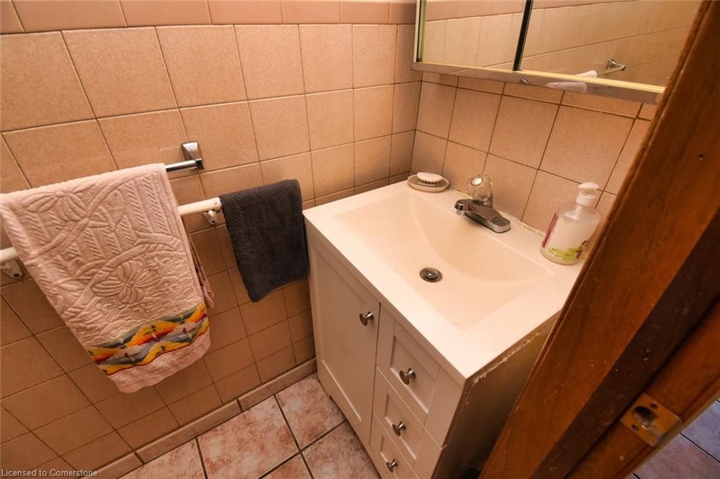 241 Robert Street Property Photo 14