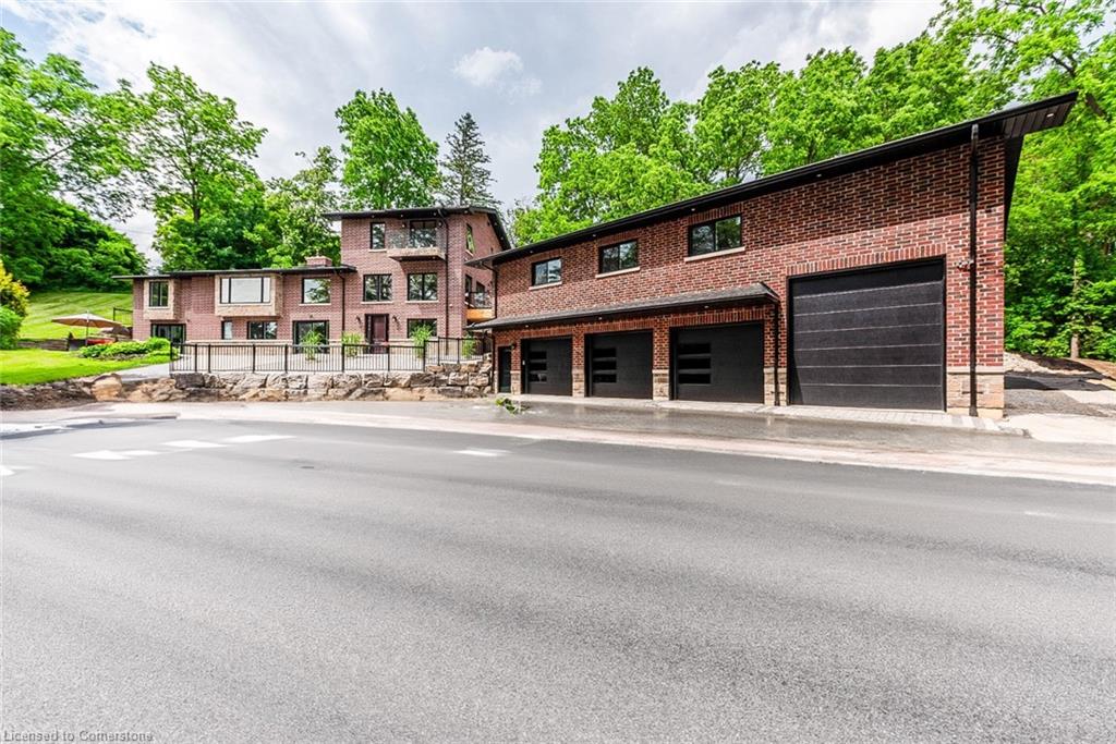 8949 Mississauga Road Property Photo 4