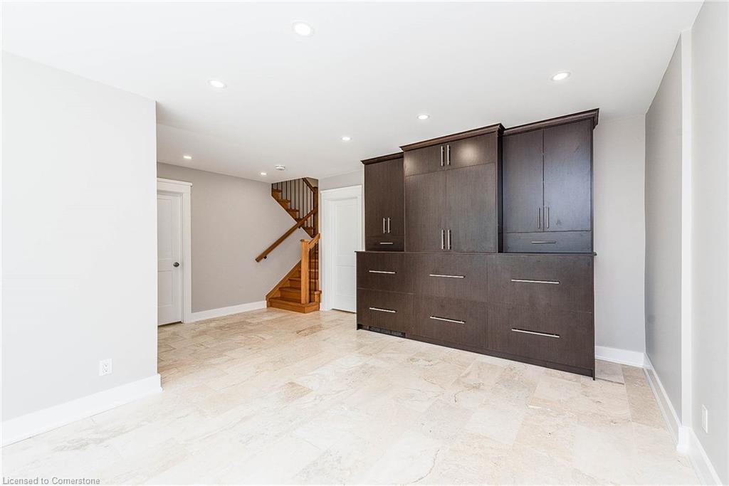 8949 Mississauga Road Property Photo 14