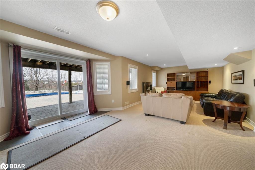 14 Regalia Way Property Photo 38