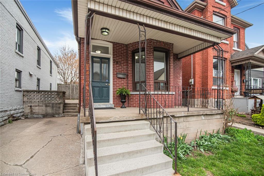 283 Emerald Street N Property Photo