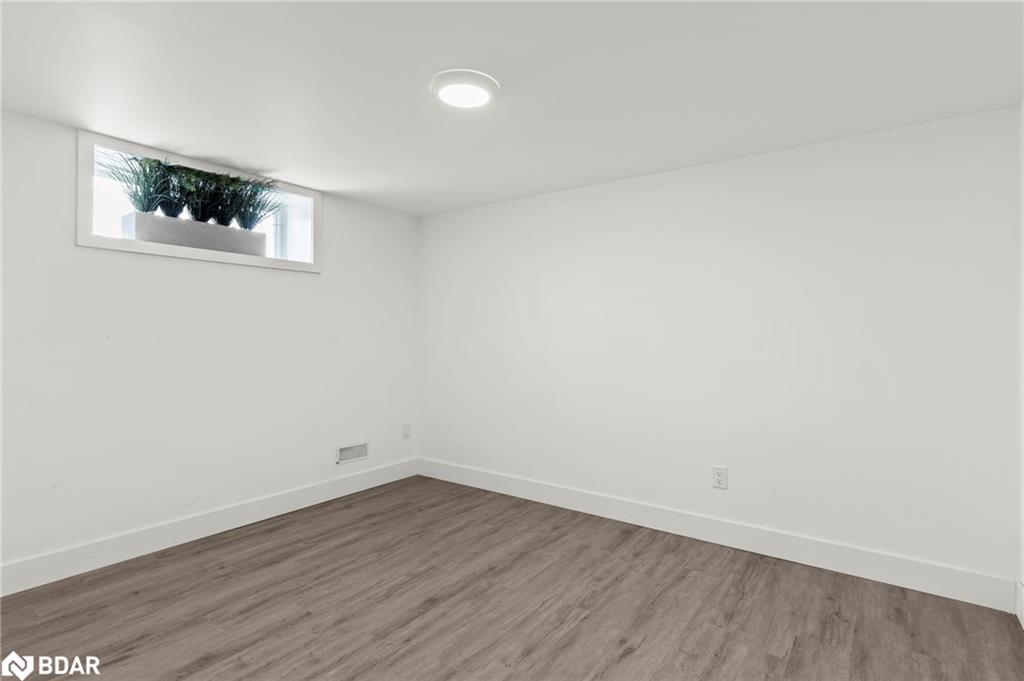 99 Wellington Street E Property Photo 33