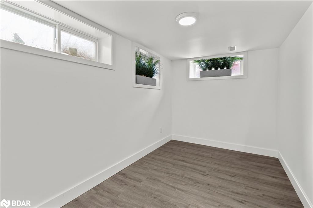 99 Wellington Street E Property Photo 37