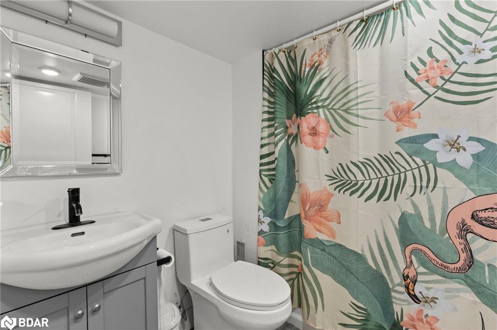 99 Wellington Street E Property Photo 38