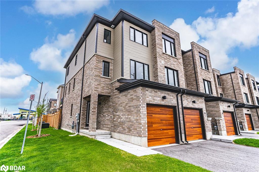 30 Pumpkin Corner Crescent Property Photo 1