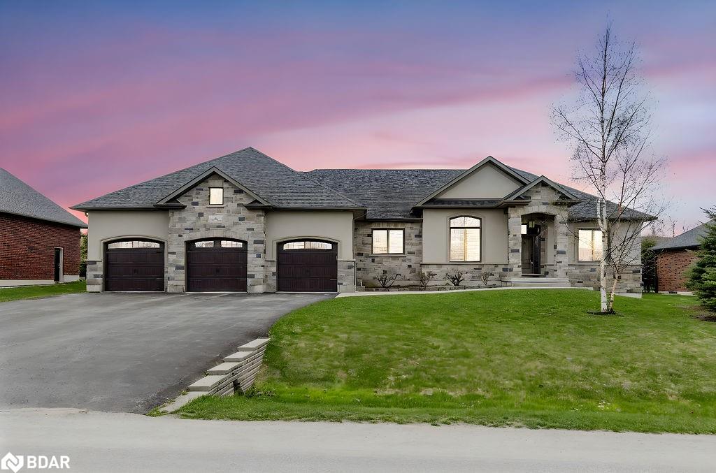 25 Mennill Drive Property Photo 1