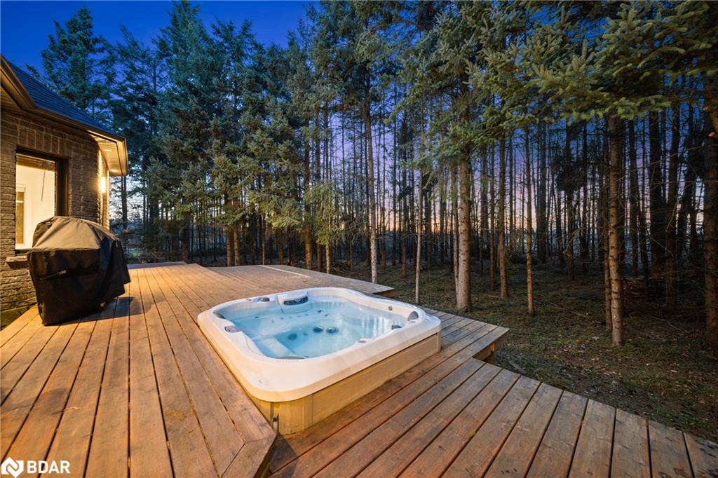 18 Red Oak Crescent Property Photo 46