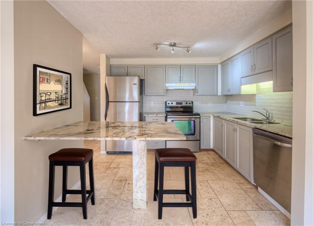 30 Chantilly Street Property Photo 5