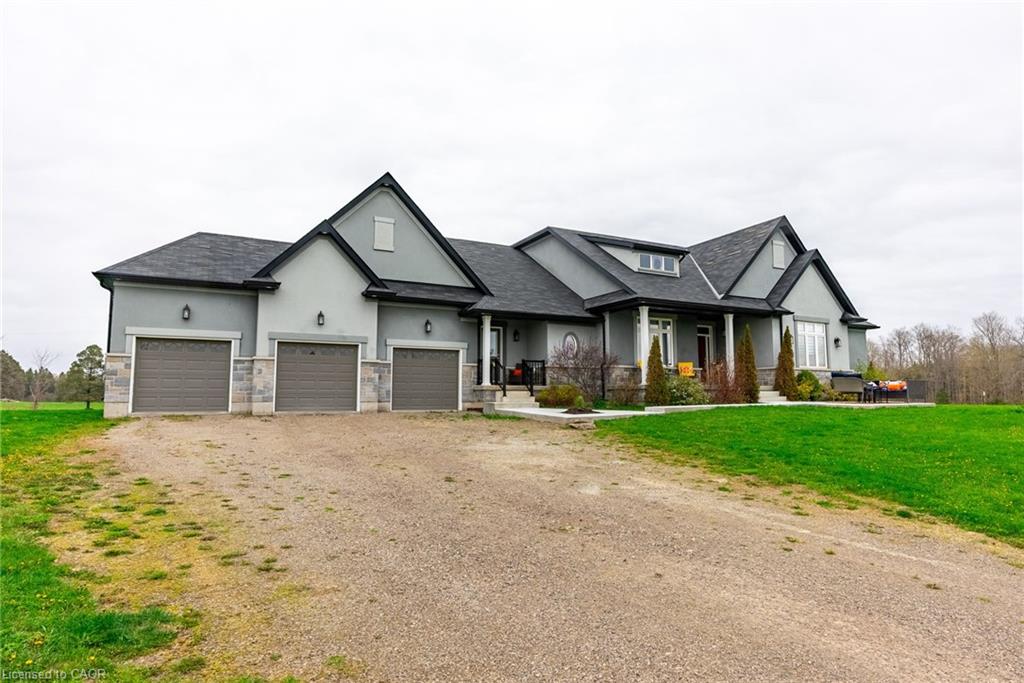 20 Chesswood Trail Property Photo 2