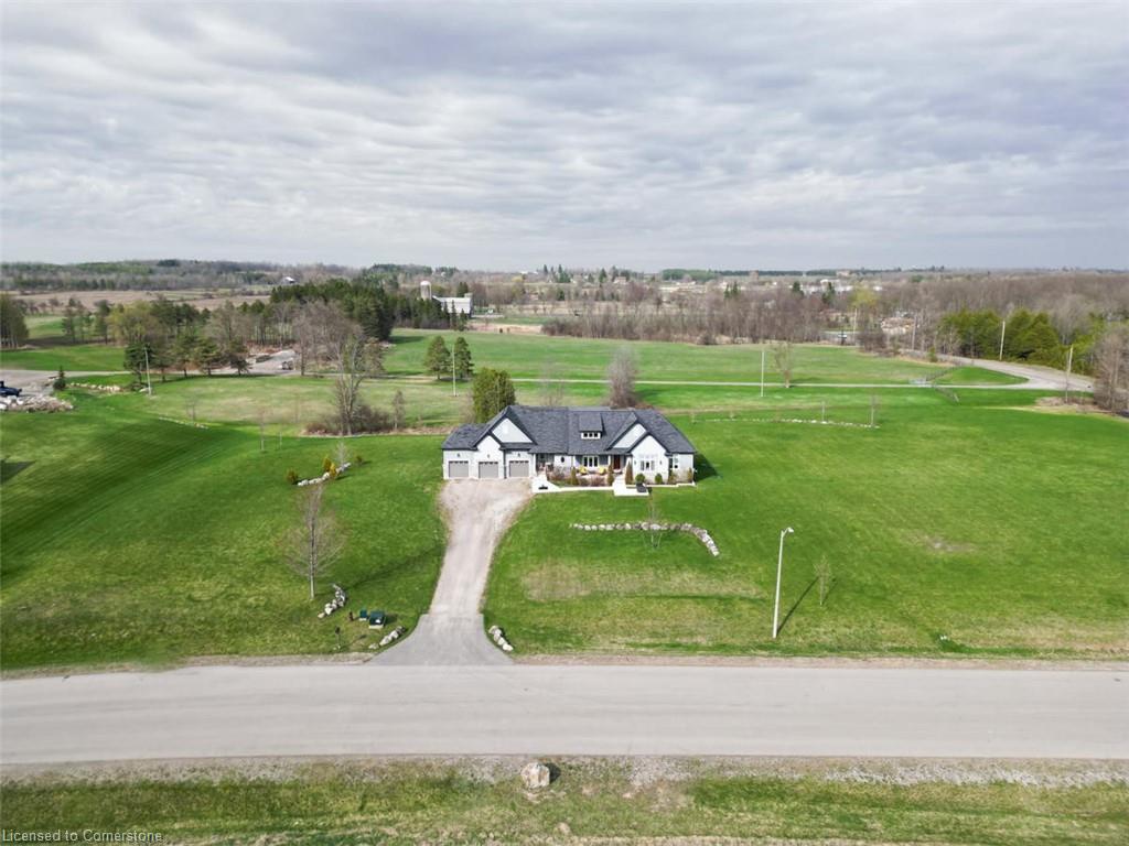 20 Chesswood Trail Property Photo 4